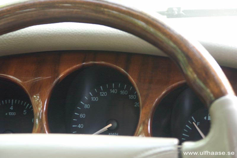 Jaguar XJ8 (X308)