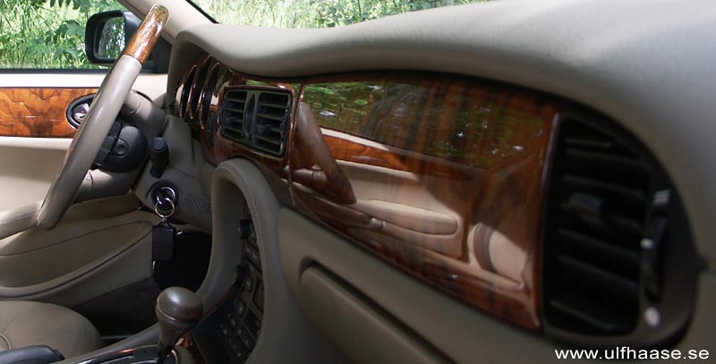 Jaguar XJ8 (X308)
