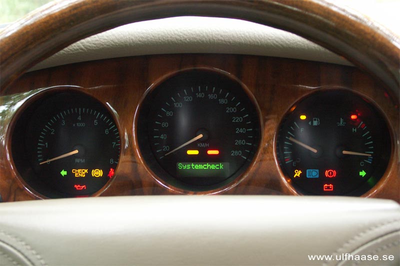 Jaguar XJ8 (X308)