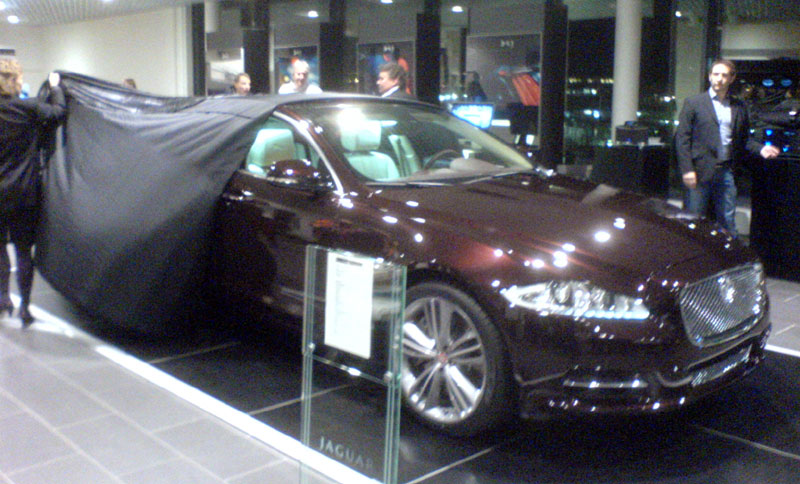  'Exklusiv förhandsvisning' av nya Jaguar XJ