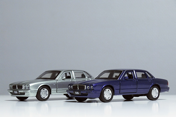 Jaguar XJ6 (300), Tayumo nr 36100019 + nr 36100021, diecast model
